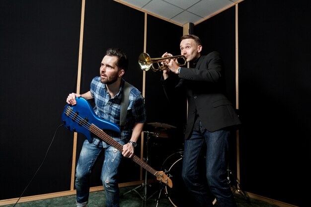 Banda en el estudio