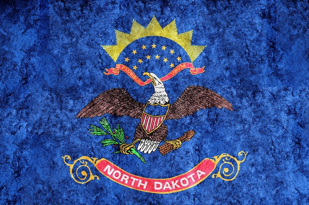 Bandera metálica del estado de Dakota del Norte, fondo de la bandera de Dakota del Norte Textura metálica