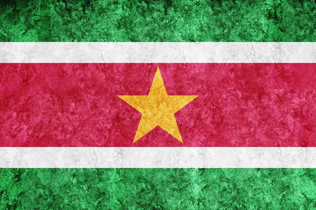 Bandera metálica de Surinam, bandera texturizada, bandera grunge