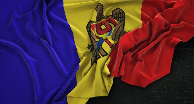 Bandera de Moldavia arrugado sobre fondo oscuro 3D render