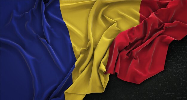 Bandera de Rumania arrugado sobre fondo oscuro 3D Render