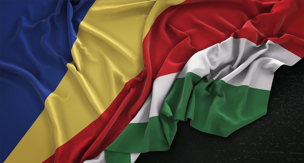Bandera de Seychelles arrugado sobre fondo oscuro 3D render