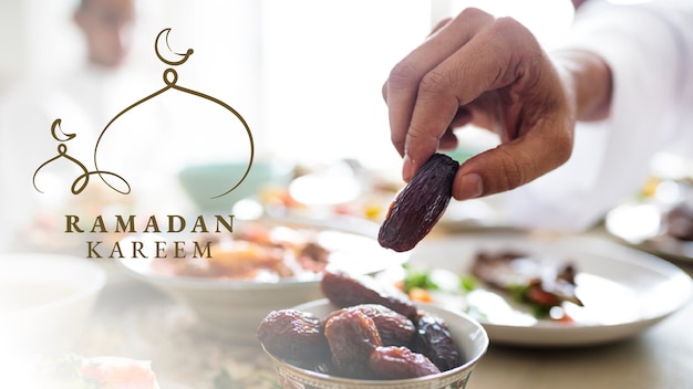 Foto gratuita banner de blog de ramadán kareem con saludo