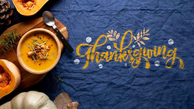 Foto gratuita banner del día de acción de gracias con sopa de calabaza