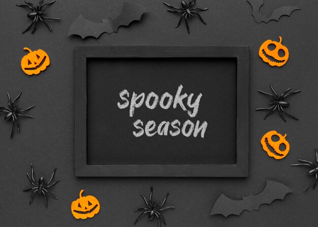 Banner de Halloween con pequeñas arañas