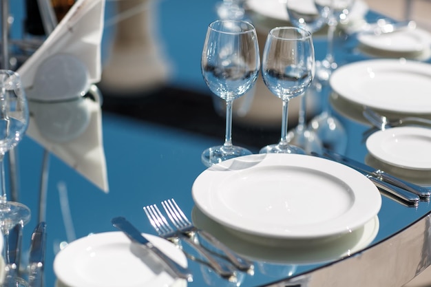 banquete de catering de bodas de lujo al aire libre