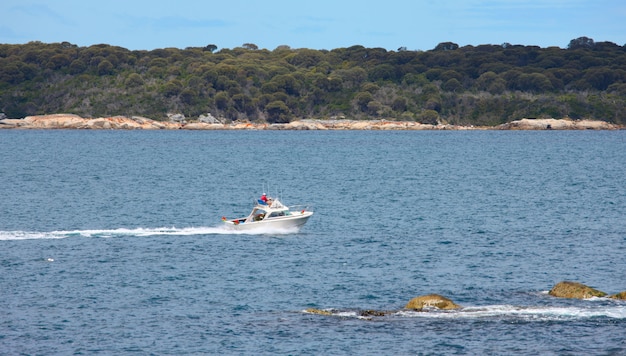 Barco en el agua