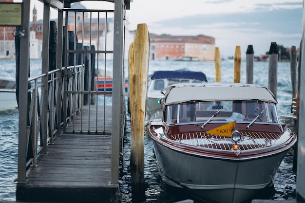 Foto gratuita barco de venecia