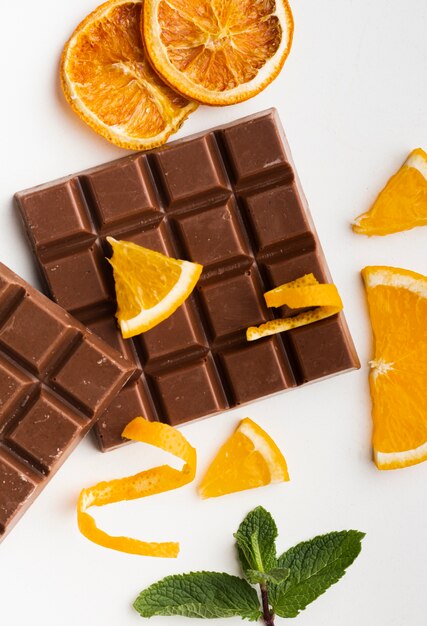 Barra de chocolate gourmet con naranja