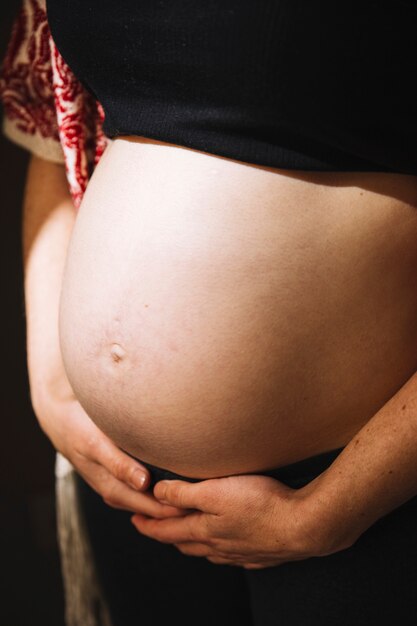 Barriga de mujer embarazada