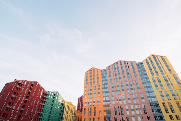 Barrio con muchas casas nuevas