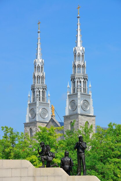 Basílica de Notre Dame en Ottawa, Ontario, Canadá