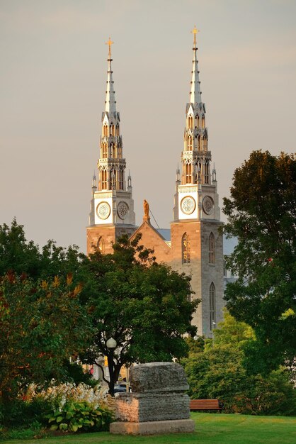 Basílica de Notre Dame en Ottawa, Ontario, Canadá