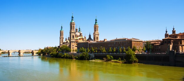 Basílica y río Ebro. Zaragoza