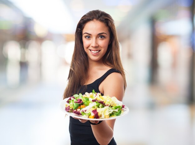 Bastante ofrece algo de comida