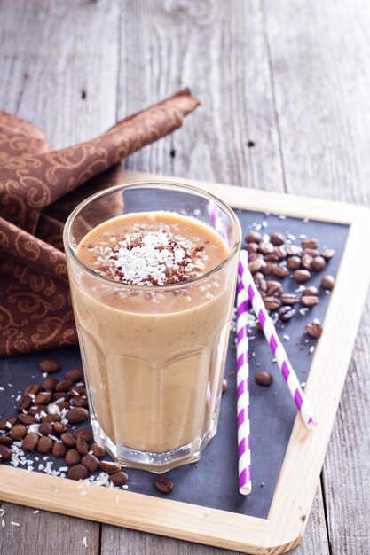 Batido de coco, café y chocolate