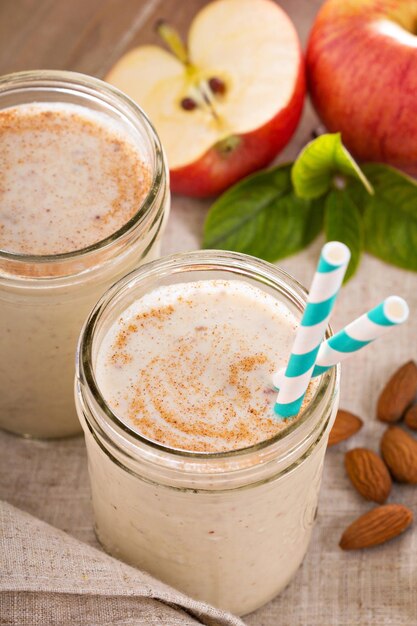 Batido De Manzana Y Plátano Y Canela