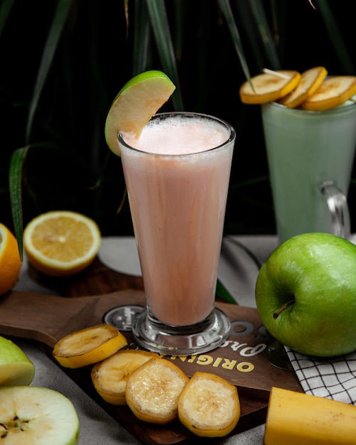 batido con sabor a frutas mixtas