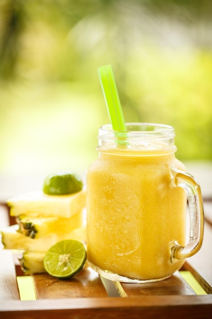 Batidos de piña con lima