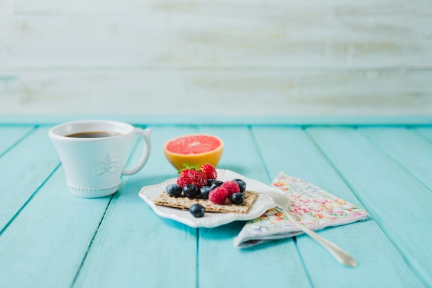 Foto gratuita bayas para un desayuno saludable