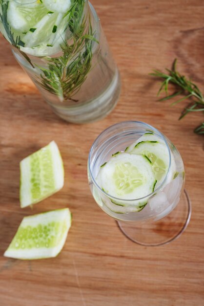 Bebida refrescante con lima