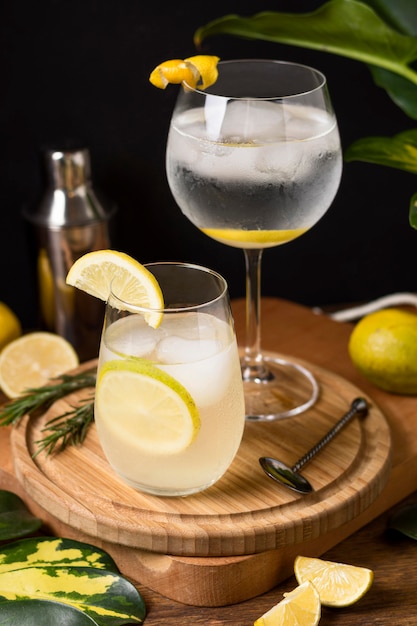 Bebidas refrescantes listas para ser servidas