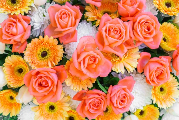 Bellas flores para San Valentín y escena de la boda