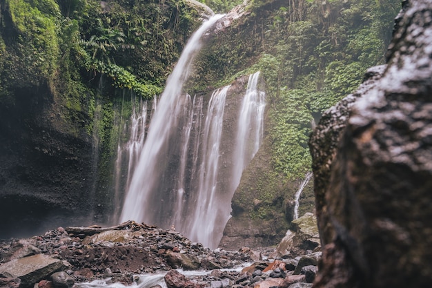 La belleza de las cascadas de Tiu Kelep