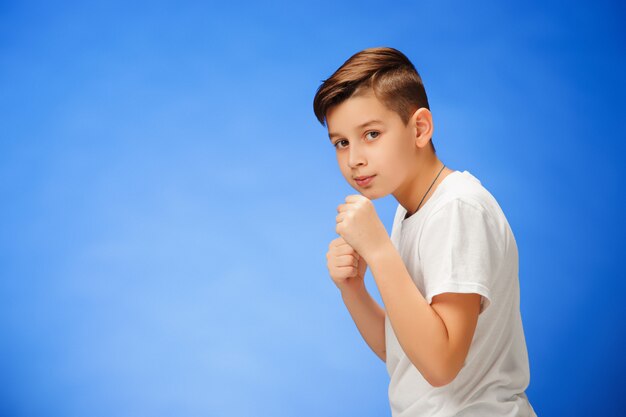 Belleza sonriente deporte niño niño boxeo