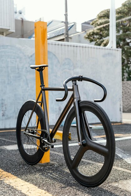 Bicicleta al aire libre en la calle