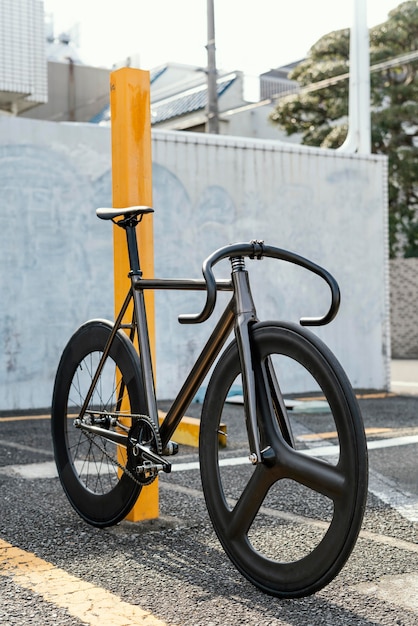 Bicicleta al aire libre en la calle