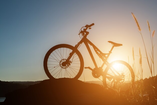 bicicleta de ocio cielo negro montar