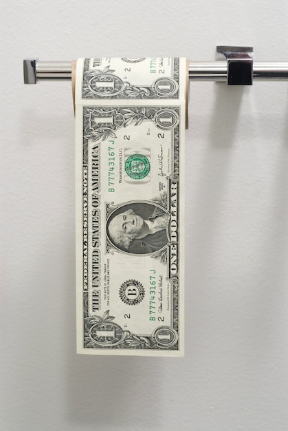Foto gratuita billetes de dólar de papel higiénico