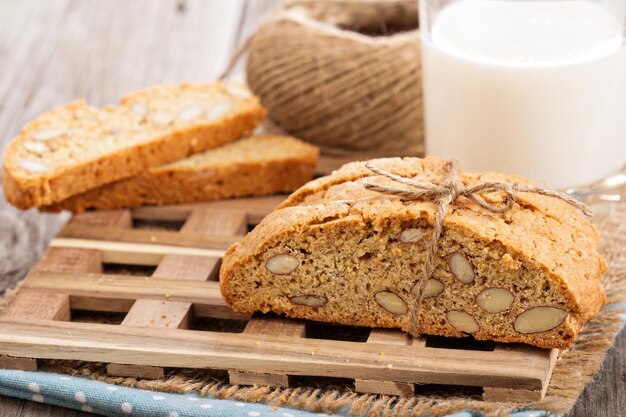 Biscotti integral con leche