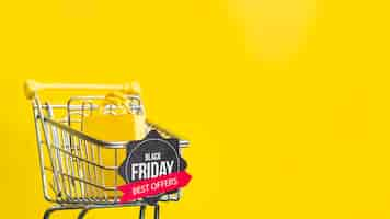 Foto gratuita black friday mejores ofertas inscripción sobre fondo amarillo