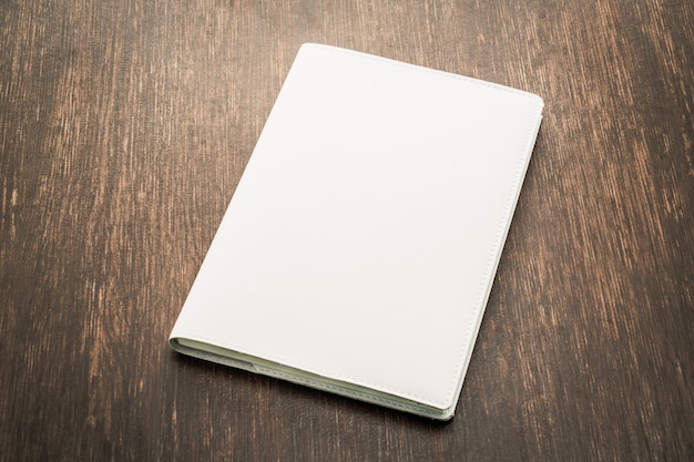 En blanco blanco mock up libro