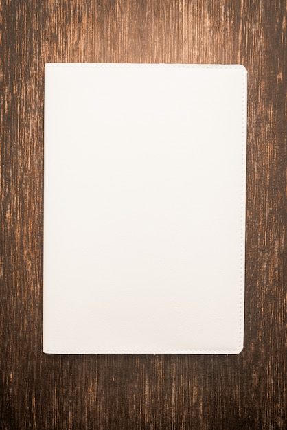 En blanco blanco mock up libro