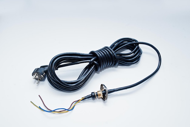 Foto gratuita bobinado de cable eléctrico aislado en blanco