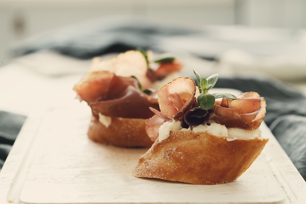 Bocadillos de tocino. Tapas tradicionales españolas