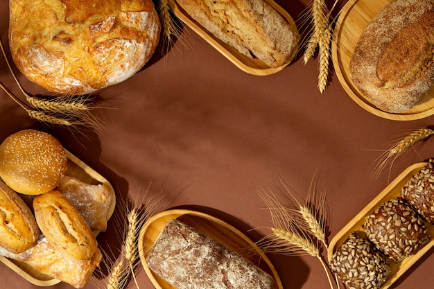 Bodegón con apetitosa comida de panadería