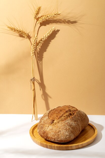 Bodegón con apetitosa comida de panadería