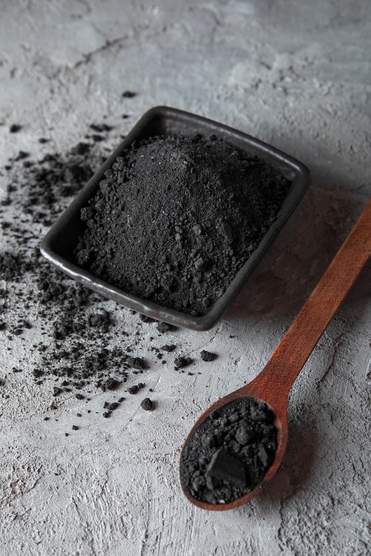 Foto gratuito bodegón de cenizas con carboncillo