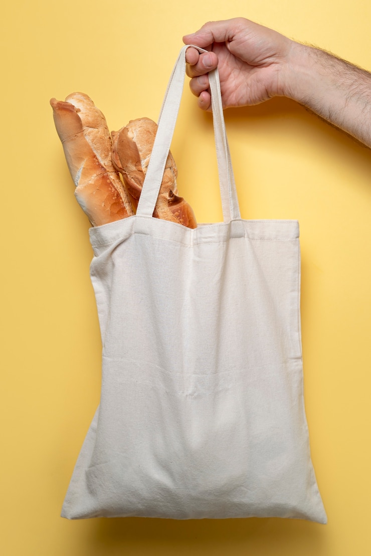Foto gratuito bodegón de comida a domicilio