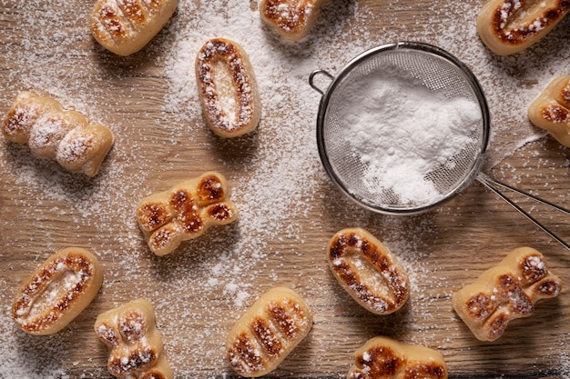 Foto gratuita bodegón de deliciosos pasteles