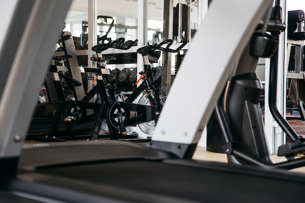 Bodegón de equipamiento de gimnasio