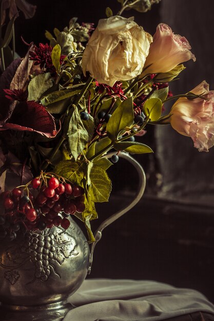 Bodegón con flores de otoño