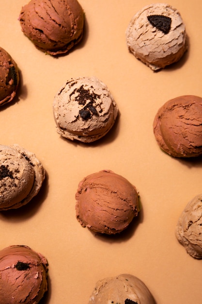 Foto gratuita bodegón de galletas y helado