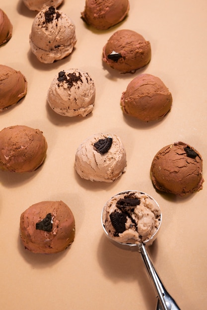 Bodegón de galletas y helado