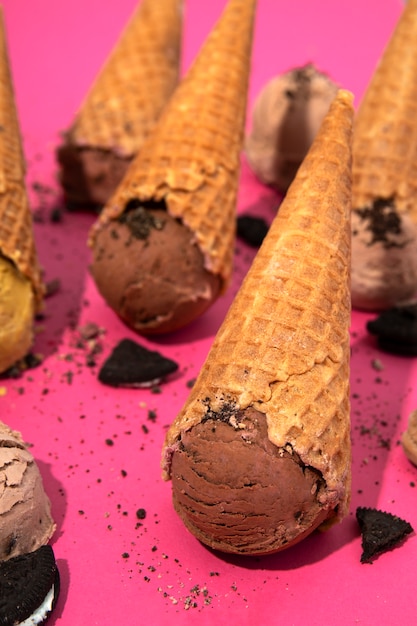 Foto gratuita bodegón de galletas y helado