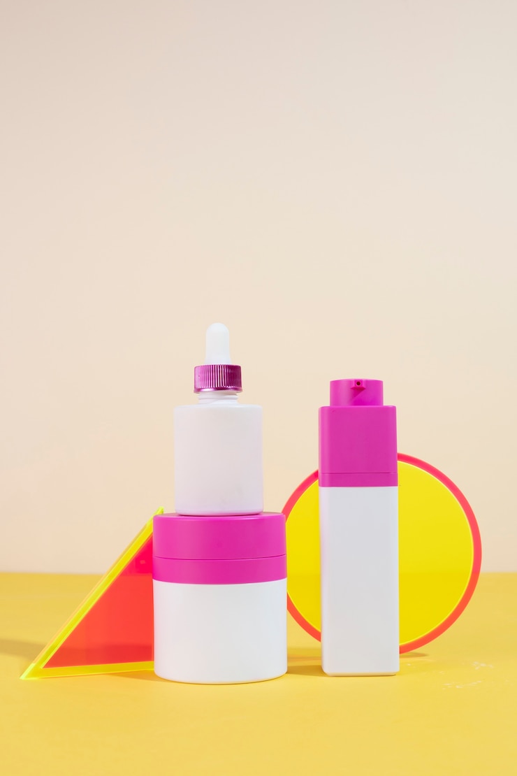 Foto gratuito bodegón de productos cosméticos
